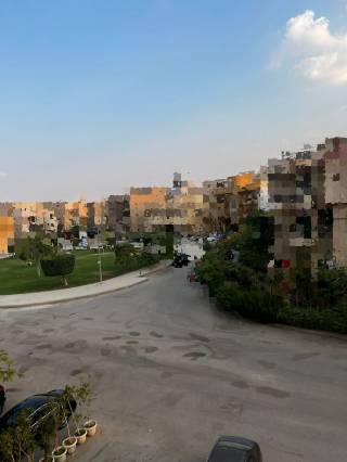 شقة للبيع بفيلا فاخره بالتجمع الخامس