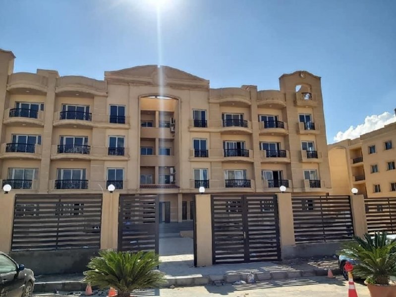 شقة للبيع في كمبوند ديار استلام فوري بسعر مغري 1