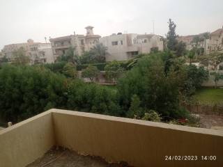 بسعر وموقع مميز بالسياحية الرابعه