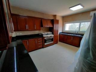 Apartment For Rent 350 m in Palm Springs Alexandri