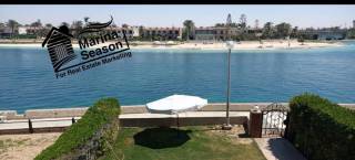 متاح ايجار فيلا اول صف بحيره صخريه