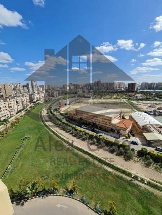 شقة للايجار 285 متر سموحة شارع النقل والهندسة