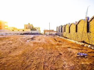 بالتقسيط بمطروح ارض 300متر مسجلة بمدخل شاطى الاصيل