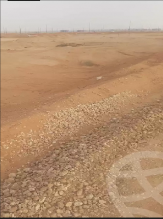 للبيع ارض فى الحى 17 على امتداد الاردنية 930م2