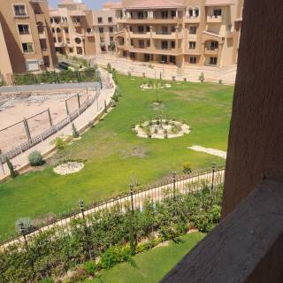شقه مفروشه للطالبات 5 دقايق للجامعه