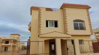 فيلا للبيع في جولف السليمانية بمنطقة حياه