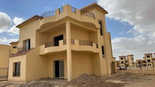 فيلا للبيع في جولف السليمانية طريق مصر الإسكندرية