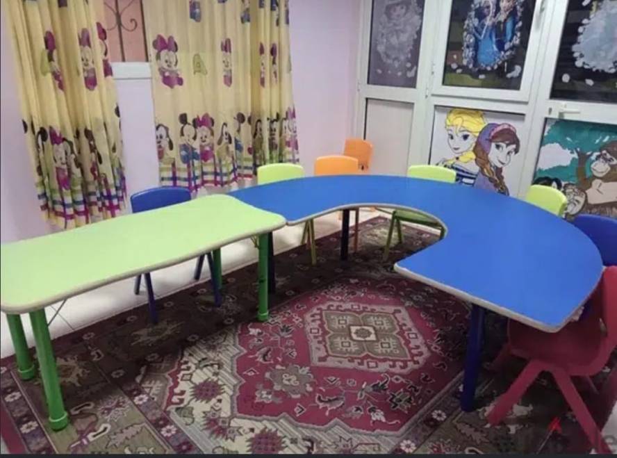 حضانه للايجار في الدقي المساحة بجميع مستلزماتها وش 1