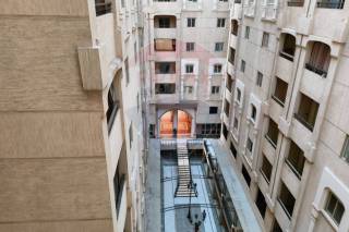 شقة للبيع 105 متر السيوف شارع مصطفي كامل