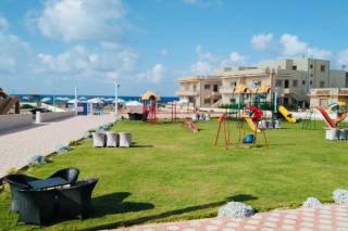 شالية علوي للبيع لاميرا بيتش راس الحكمة 90 متر