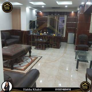 محل للإيجار 130 متر سبورتينج علي البحر مباشرة