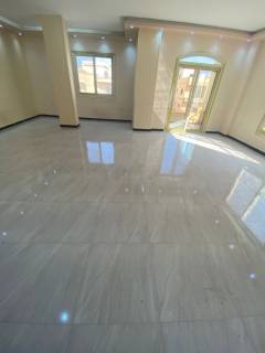 شقه للايجار تصلح ادارى في الحي تاسع الشيخ زايد 3