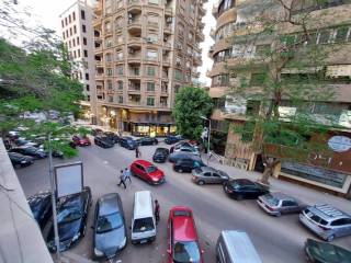 محل للبيع بالدقي شارع مصدق واجههة مميزة