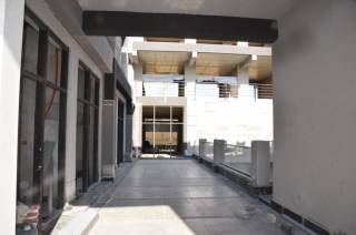 محل للايجار في مدينه الشروق مساحه 50مترتراس 16 م