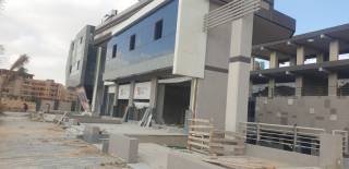 محل للايجارفي مدينه الشروق مول اسكوير 5 استلام فور