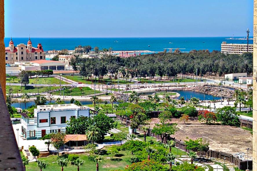 شقة للبيع 165 متر المنتزة ابراج رويال بلازا 1