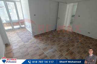 شقه للبيع 200 متر المندرة طريق الجيش