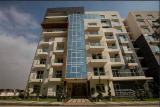 شقه 3 غرف استلام فوري في R7 بالعاصمة الاداريه 2