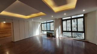 دور ارضي بحديقة قرب النيل بالزمالك 01153254206