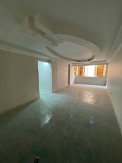 اول بلكونة275م علي النيل بالزمالك 01002333702