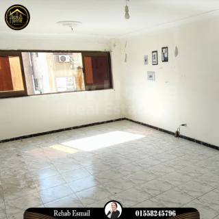 شقة للبيع 243 متر سموحة ش بهاء الدين الغتوري