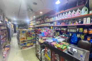 محل للايجار 95 متر فلمنج علي الترام مباشرة