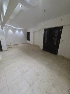 مكتب 220م ببرج اداري بالزمالك 01002333702