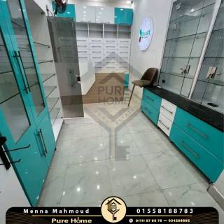 محل 100 متر مميز للبيع بمنطقه سان ستيفانو