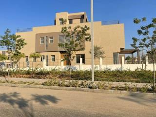 فيلاللبيع استلام فورى دايركت ع التسعين ف هايد بارك