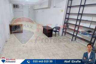 محل 340م للبيع جناكليس