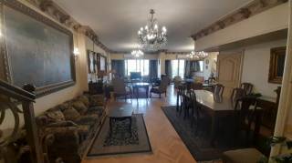 شقه دوبلكس للايجار ق ج في الدقى بالقرب من ميدان ال