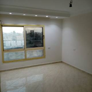 للبيع شقة ارض العزب 3 غرف