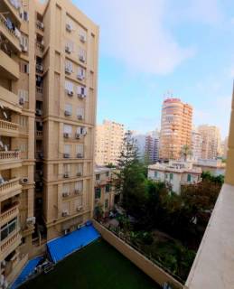 شقة للبيع 240 متر جليم ش مصطفي ماهر