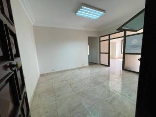 مكتب مفروش 7غرف 250م دور اول بالقرب من نادي الصيد