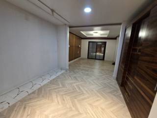 مقر اداري 300م رئيسي بالدقي 01002333702