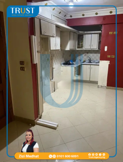 شقة 127م للبيع سموحة شارع توت عنخ امون