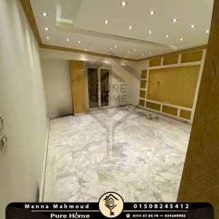 فرصة بمحرم بك بشارع إيزيس بوسط البلد