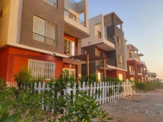 شاليه بفيو كريستال لاجون بمقدم10 بالمائة بمراسي