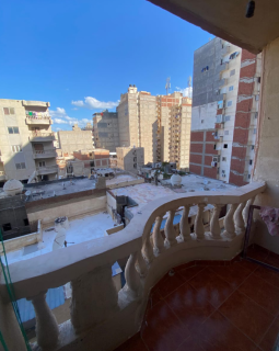 شقة للبيع 120 متر صافى كامب شيزار فيو بحر مباشر