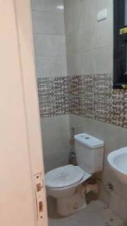 مكتب 170م رئيسي قرب مترو الدقي 01002333702