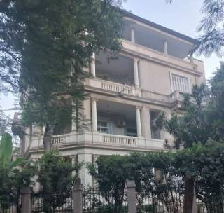 فيلا مستقلة بحديقه للإيجار للشركات 3طوابق حوالي 12