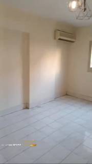 شقة للبيع امام مترو الجيزة مساحة 120 متر