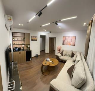 شقة 220م للايجار اداري بالمهندسين لوكس