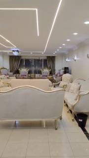 شقه مفروشه للايجار في الدقي مستوي فندقي متميز 70ال