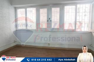 مكتب إدارى للبيع 185 متر فلمنج ش ابو قير