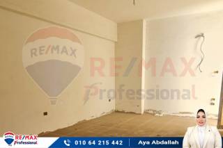 شقة للايجار 200 متر رشدي ش ابو قير