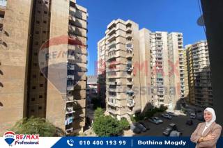 شقه للبيع 170 متر المندرة علي البحر مباشرة