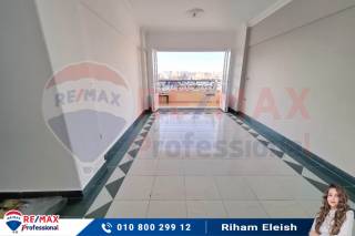 للبيع شقة مميزة 240م سموحة شارع زكى رجب رئيسي