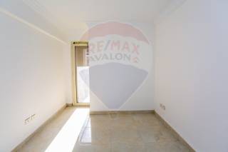 مقر اداري للبيع 170م الأزاريطة بحر مباشر