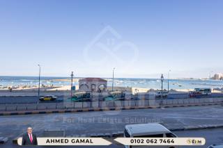 محل للبيع تربلكس بدروم ناصية 290 متر ميامى بحر م